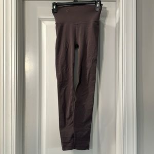 Sculpt knit leggings by fablectics 7/8 length plum purple size small